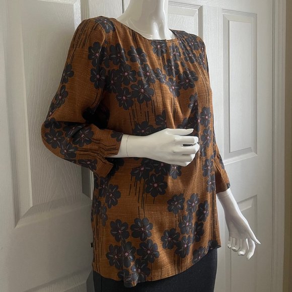 White Stuff - blouse with flowers details - like new - never worn - Picture 10 of 11